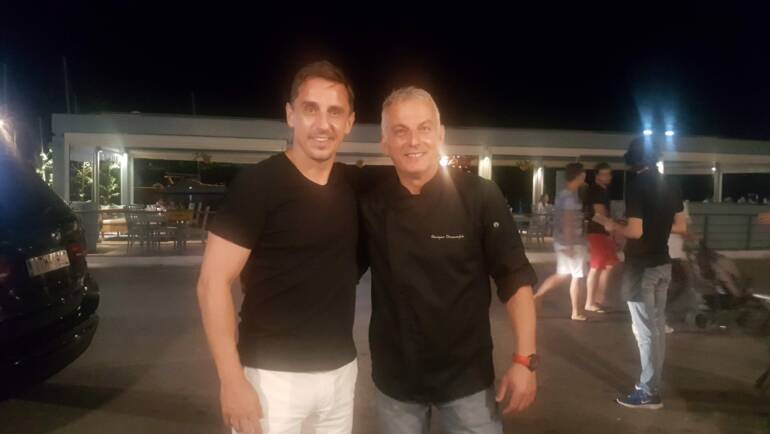 Ο Gary Neville στο εστιατόριο Σπυραντρέας